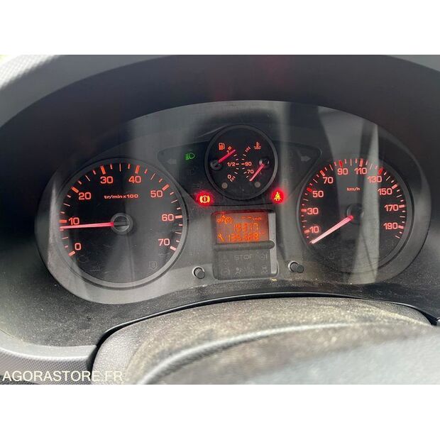 2015 Peugeot PARTNER-45324948