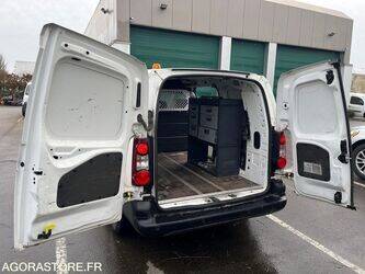 2015-peugeot-partner-1413420-45324959