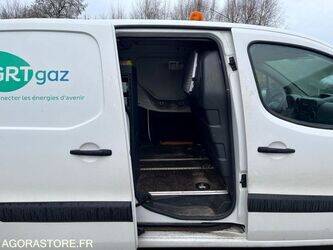 2015-peugeot-partner-1413420-45324962