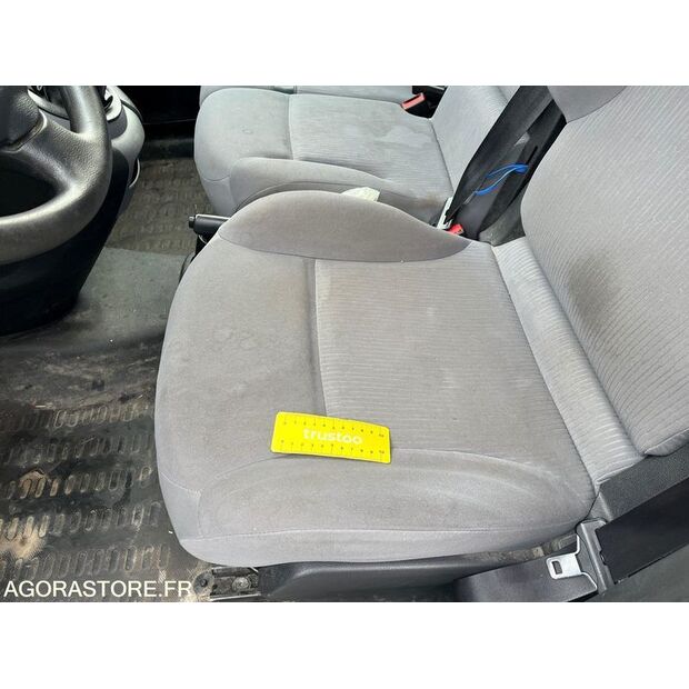 2015 Peugeot PARTNER-45324963