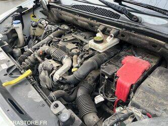 2015-peugeot-partner-1413420-45324965