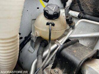 2015-peugeot-partner-1413420-45324975