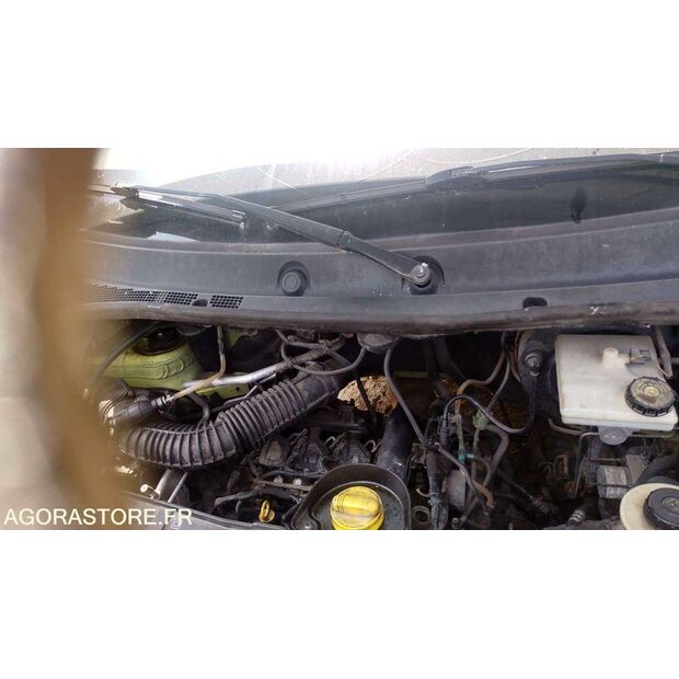 2011 رينو Master-45325033