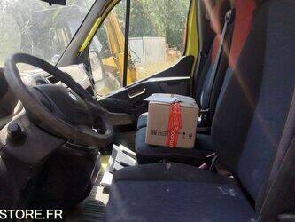 2011-renault-master-1413427-45325035