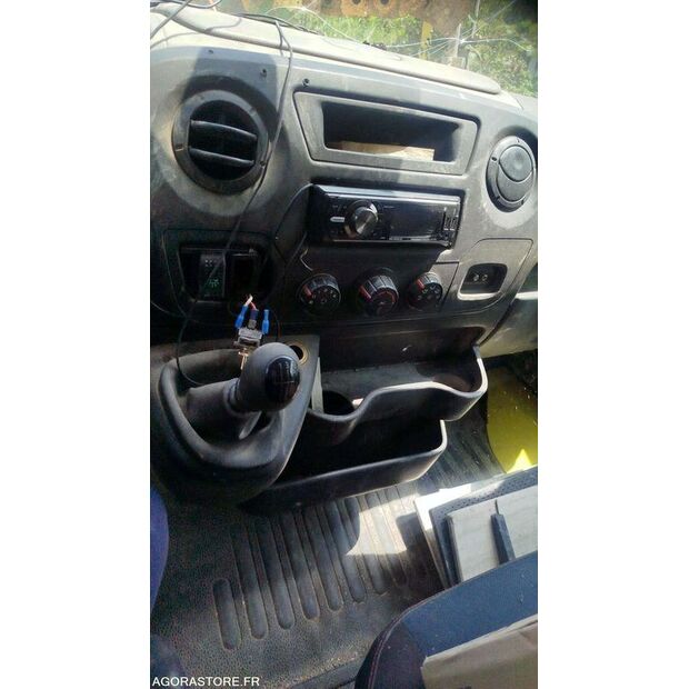 2011 رينو Master-45325038