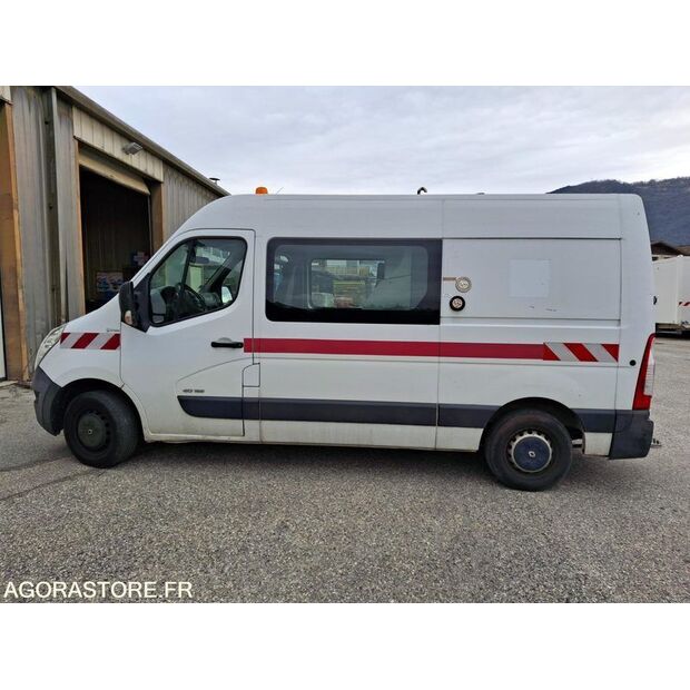 2015 رينو Master-45325076