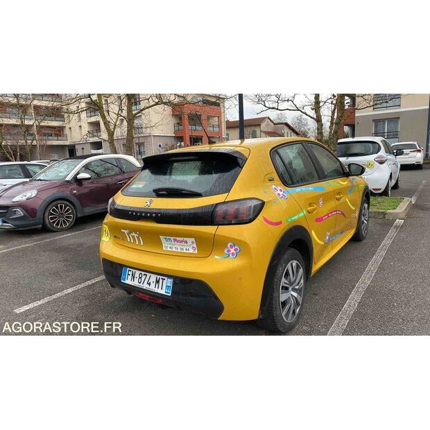 2020 Peugeot 208-45325090