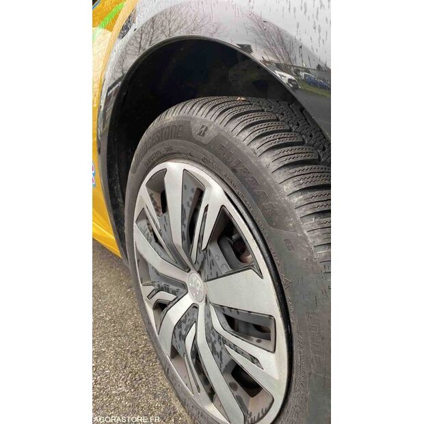 2020 Peugeot 208-45325097