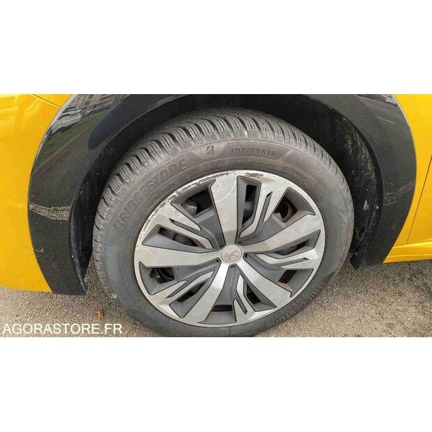 2020 Peugeot 208-45325103