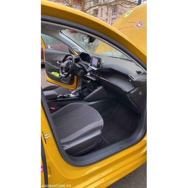 2020 Peugeot 208-45325106
