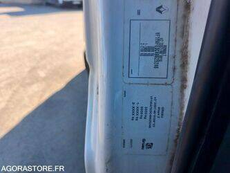 2013-renault-master-1413434-45325159