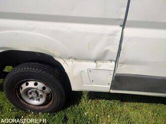 2008-peugeot-45325170