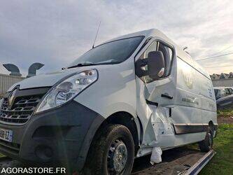 2016-renault-master-1413445-45325243