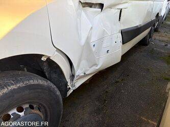 2016-renault-master-1413445-45325250