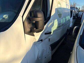 2016-renault-master-1413445-45325251