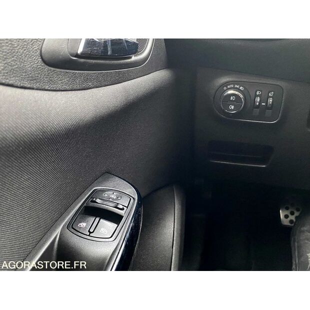 2017 أوبل CORSA-45325308