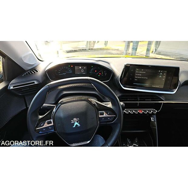 2021 Peugeot 208-45325314