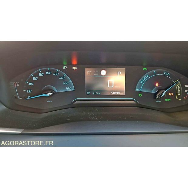 2021 Peugeot 208-45325315