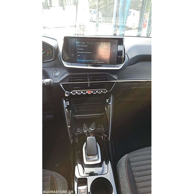 2021 Peugeot 208-45325316