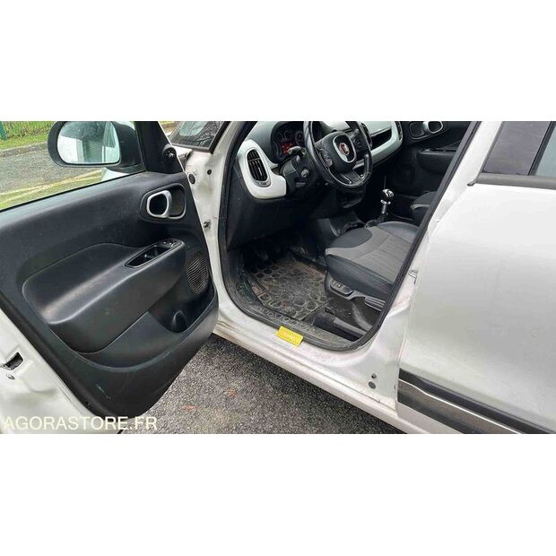 2016 Fiat 500-45325409