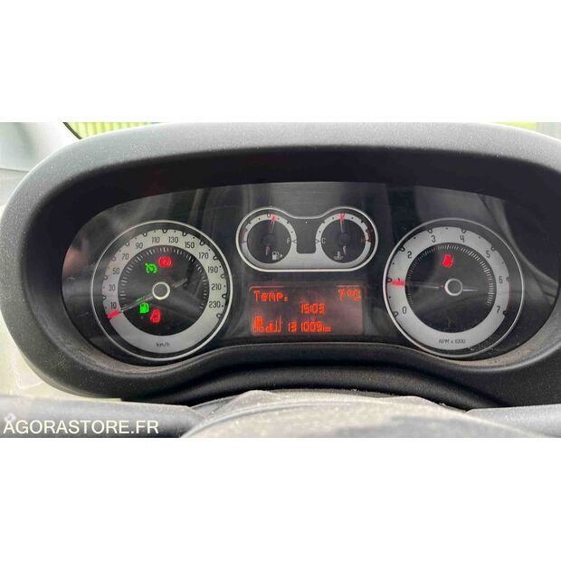 2016 Fiat 500-45325418