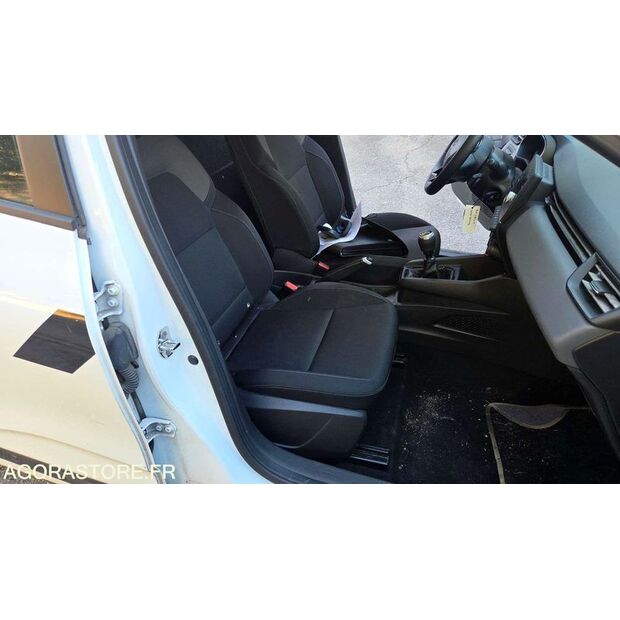 2020 Renault Clio-45325638