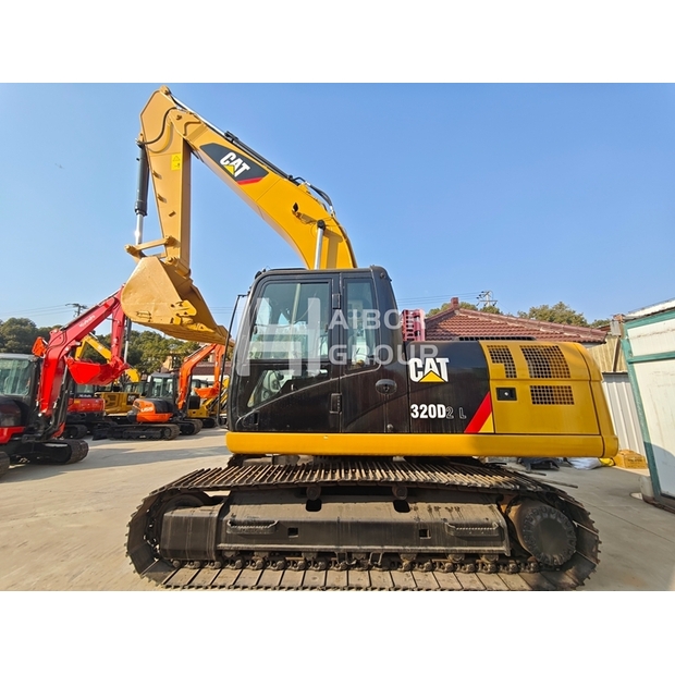 2024 Caterpillar 320D2L-45326281