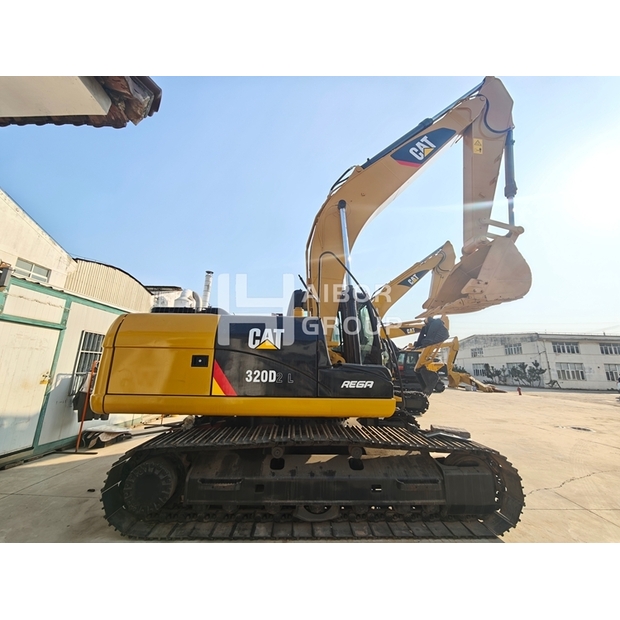 2024 Caterpillar 320D2L-45326284