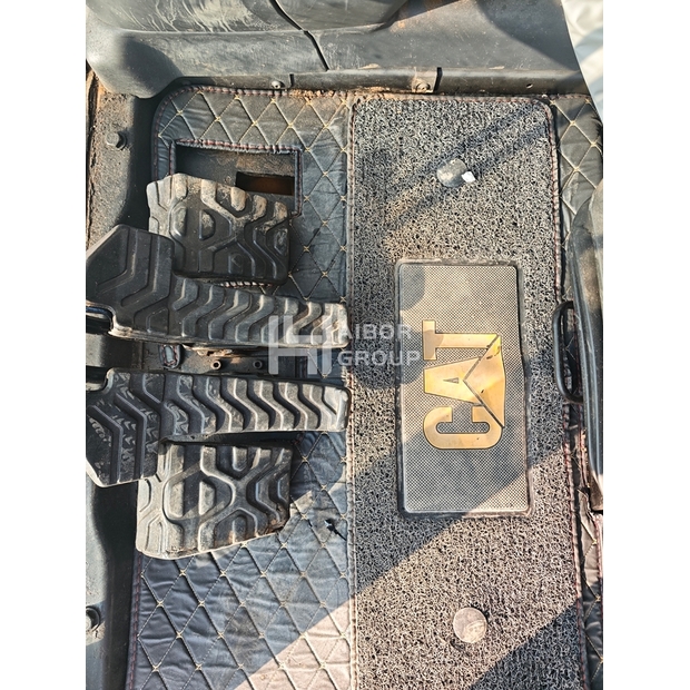 2024 Caterpillar 320D2L-45326287