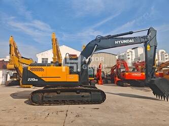 صورة ل حفارات 2024 هيونداي HX220HD