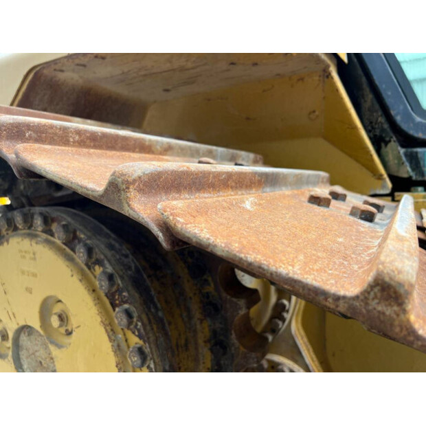 2011 Caterpillar D6N LGP-45327721