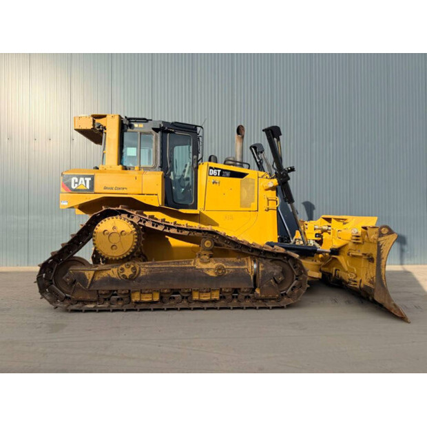 2017 Caterpillar D6T-XW-45327933