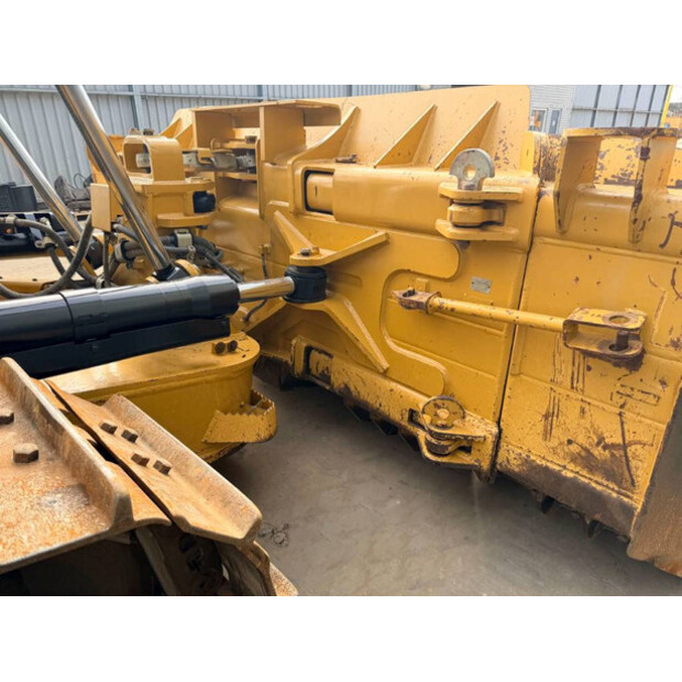 2017 Caterpillar D6T-XW-45327940