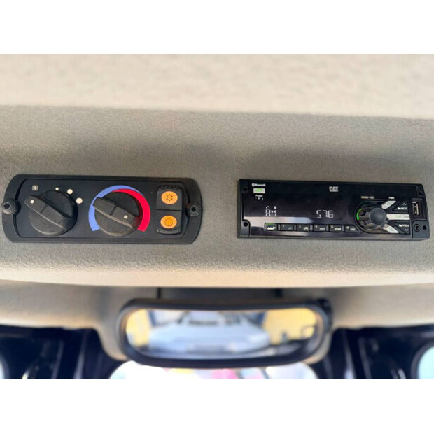 2017 Caterpillar D6T-XW-45327962