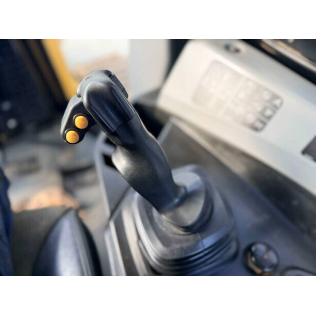 2017 Caterpillar D6T-XW-45327964