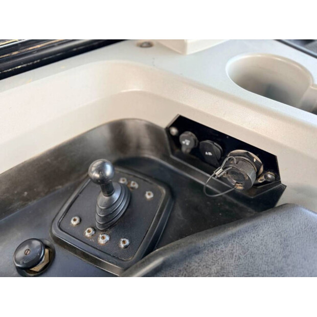 2017 Caterpillar D6T-XW-45327965