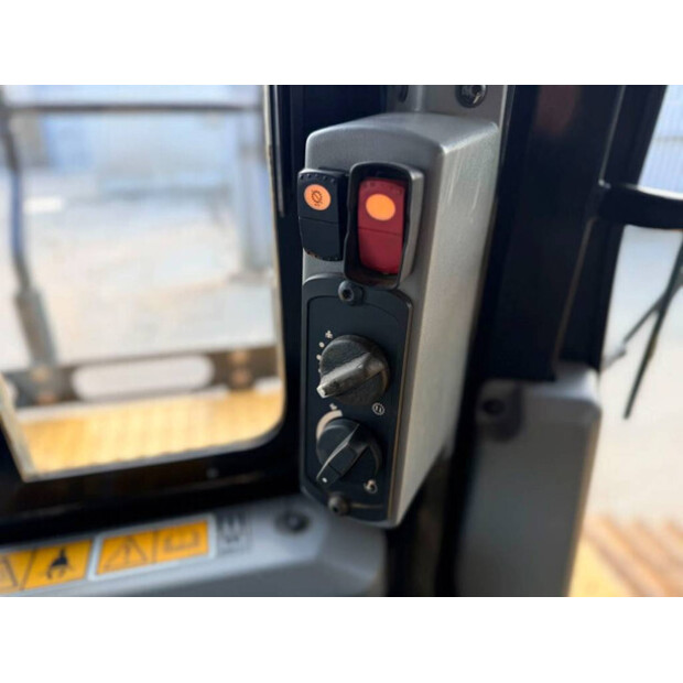 2017 Caterpillar D6T-XW-45327967