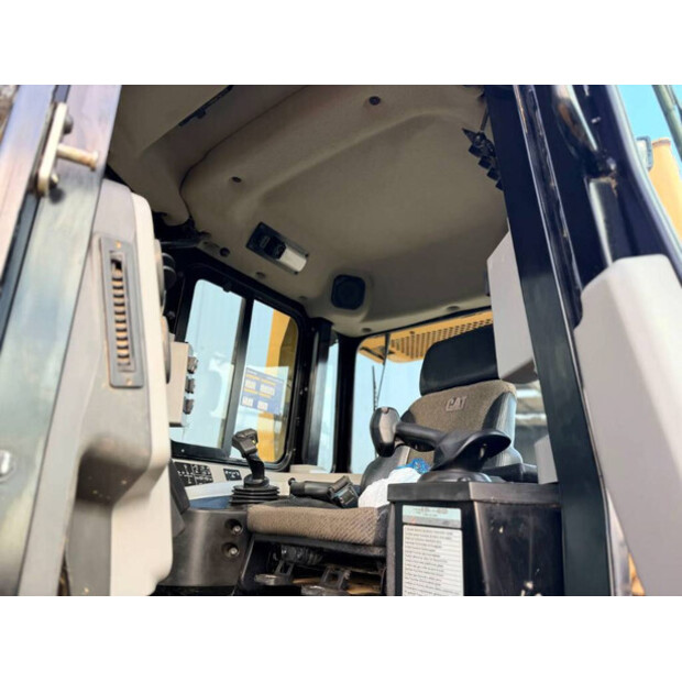 2017 Caterpillar D6T-XW-45327970