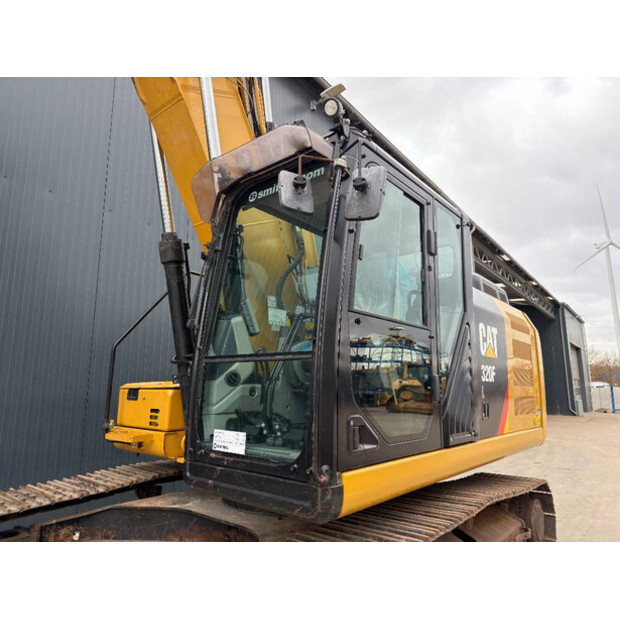 2016 Caterpillar 320FL-45328445