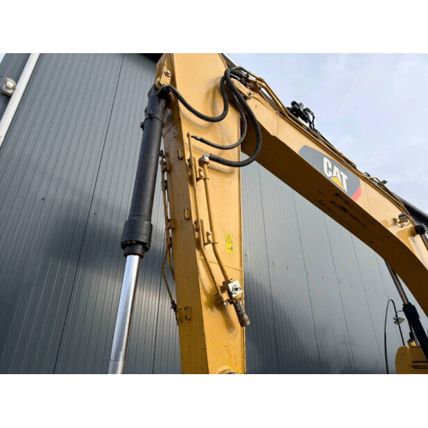 2011 Caterpillar 323DL-45328660