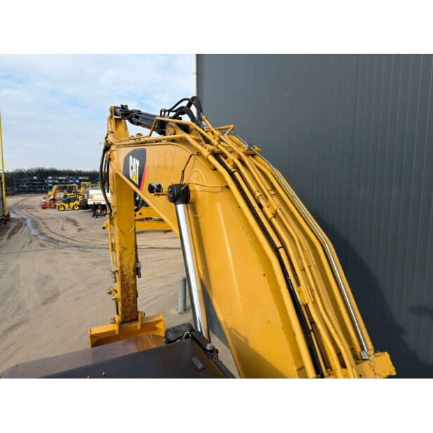 2011 Caterpillar 323DL-45328666
