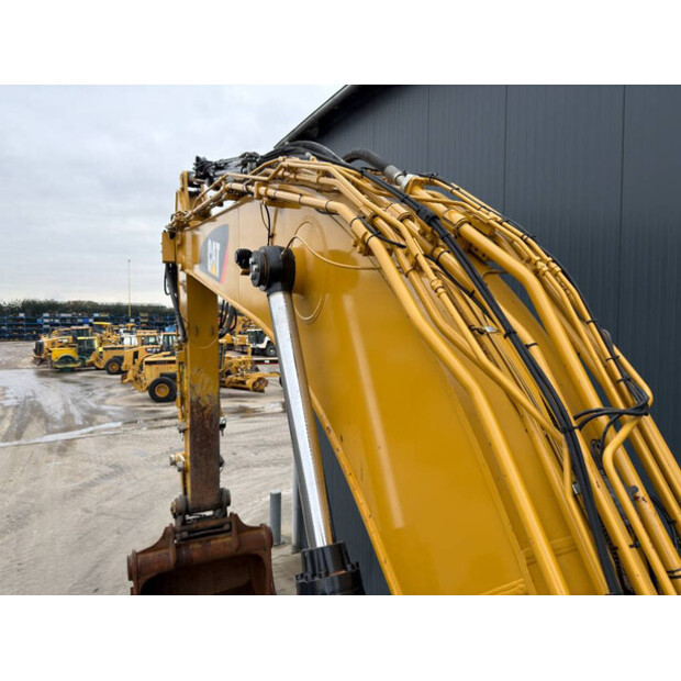 2017 Caterpillar 352F XE-45328877