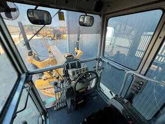 2018-caterpillar-140k-1413606-45329755