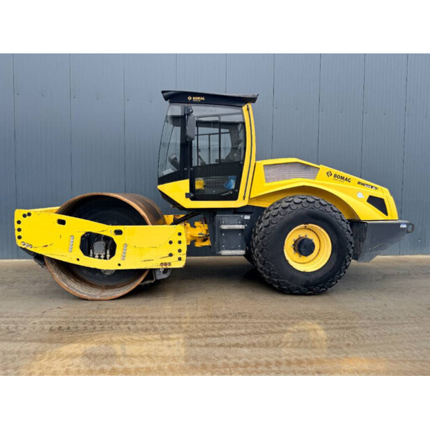 2017 BOMAG BW213D-5-45330353