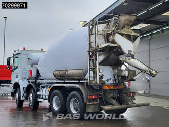 2018-mercedes-benz-arocs-3243-1413684-45331731