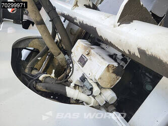 2018-mercedes-benz-arocs-3243-1413684-45331739