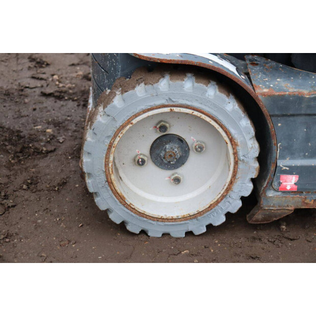 2015 ايه تي ان PIAF1000R-45332350