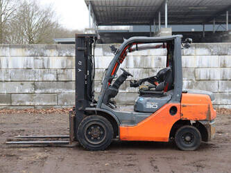 2015-toyota-52-8fdf30-45332423