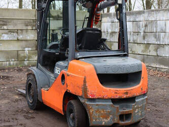 2015-toyota-52-8fdf30-45332425