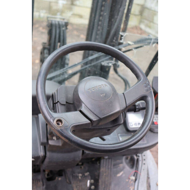 2015 Toyota 52-8FDF30-45332445